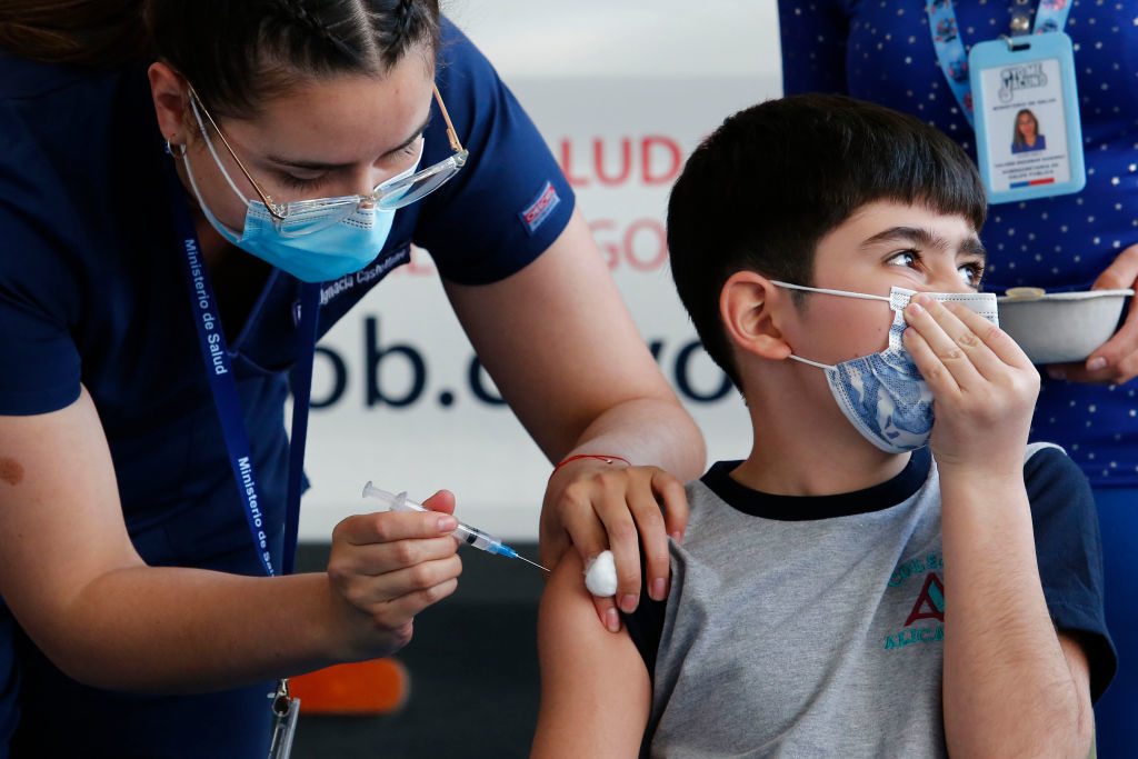 Предстои ваксината на Pfizer да бъде одобрена и за деца на 5-11 г.