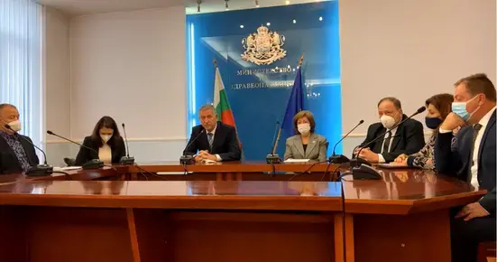 Кацаров и здравните експерти призоваха за национална мобилизация за ваксиниране срещу Covid
