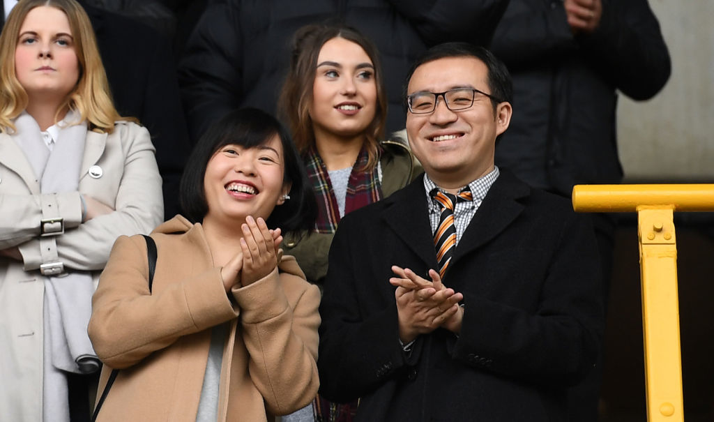 <p><strong>"Уулвърхемптън" - Fosun International</strong></p>
<p>Китайският холдинг купи „Уулвс“ през юли 2016 г. от бившия собственик Стив Морган за около 45 млн. паунда.</p>
<p>Компанията има централи в Шанхай и Хонконг, както и присъствие в 16 държави. Активите им са над 9 милиарда долара.</p>
<p>След като закупиха „вълците“, отборът се класира във Висшата лига, завърши седми и игра в евротурнирите.</p>