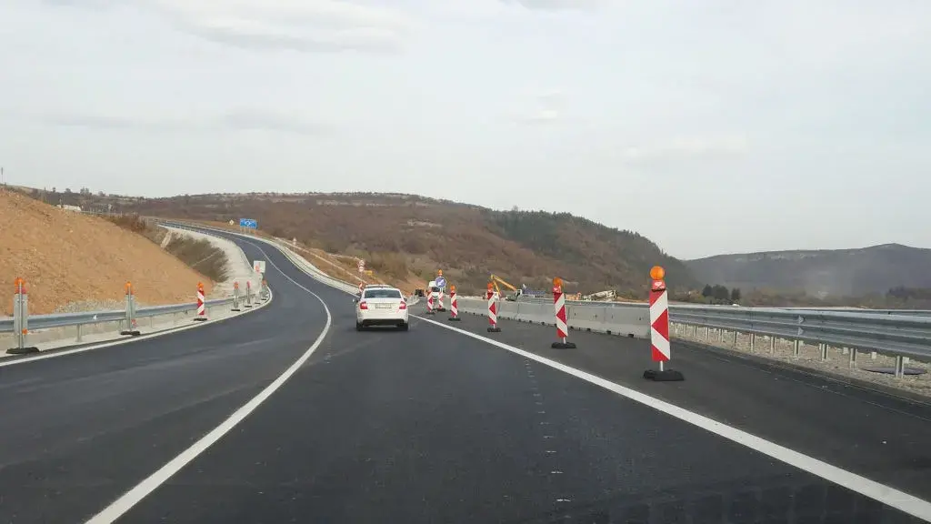 Авансите за строежа на АМ "Хемус": Странни договори и нелогични плащания