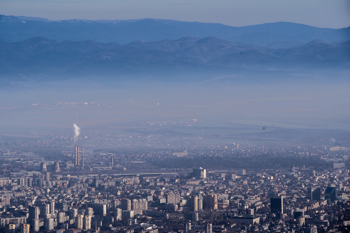 Столична община е осъдена за допускането на наднормено замърсяване на въздуха 