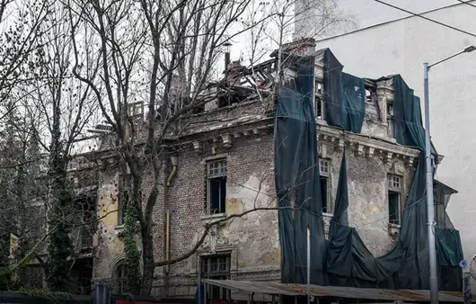 ВАС реши: Рушащата се къща на Иван Гешов в София няма да става хотел