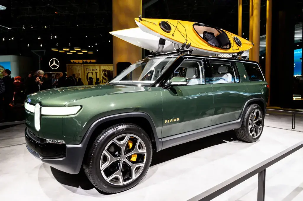 Rivian - новият хит сред електромобилите, който в САЩ наричат "анти-Tesla"