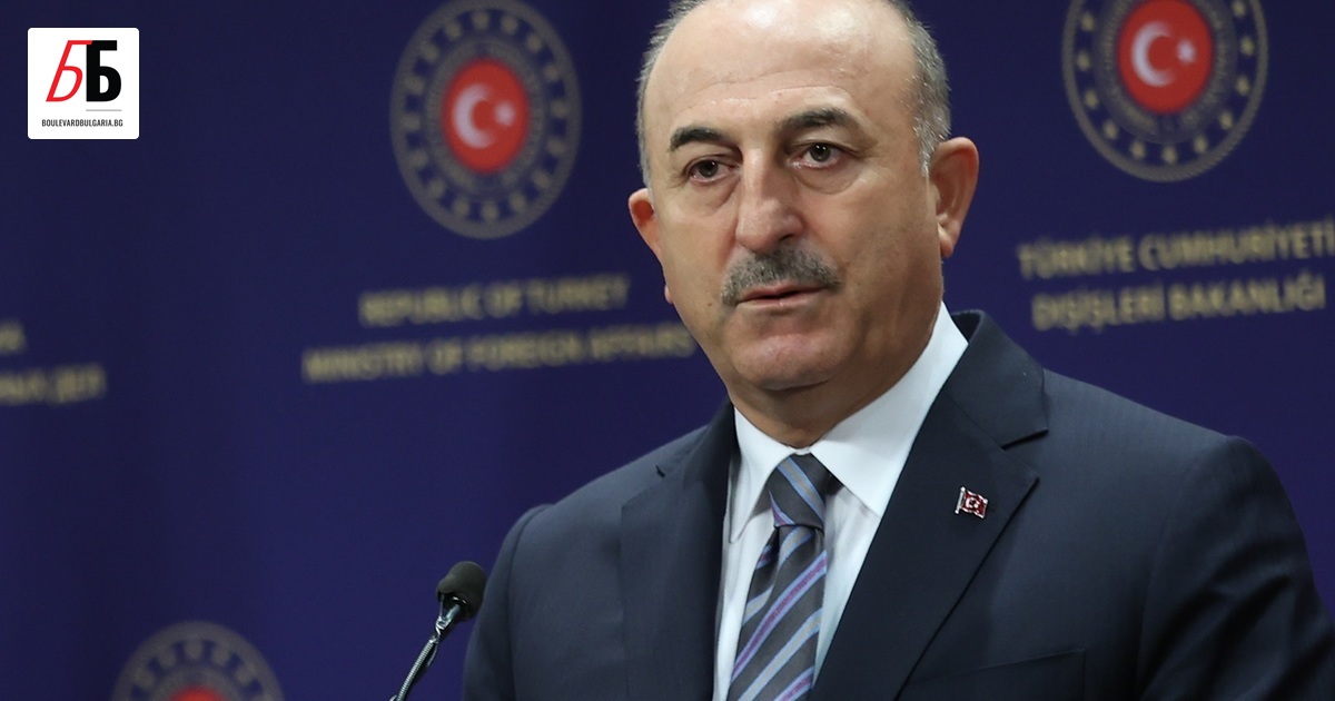 Турският външен министър е поздравил Румен Радев за победата 