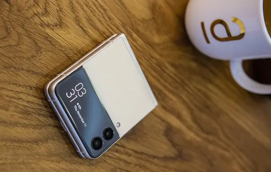 Samsung Galaxy Z Flip3 - има вещи, които носят настроение 