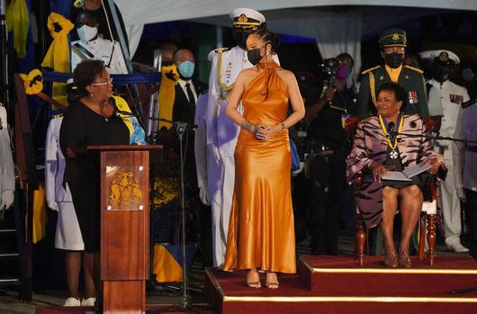 Барбадос се отдели от британската кралица с пищна церемония с участието на Риана и принц Чарлз