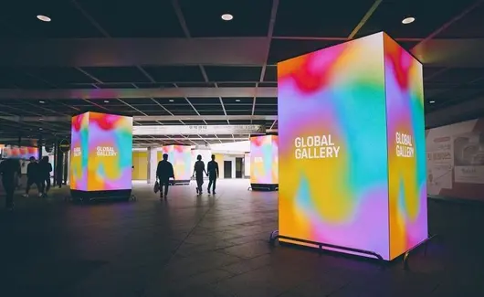 Писна ви от реклами и билбордове? Ню Йорк и Токио ги направиха място за изкуство