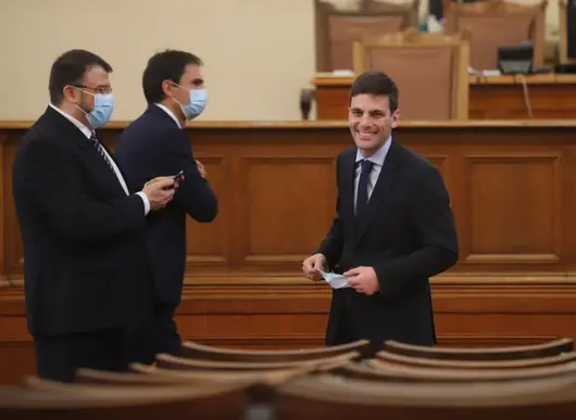 Никола Минчев от "Продължаваме промяната" е председателят на 47-ия парламент
