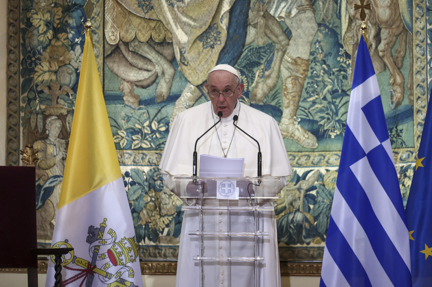 Папа Франциск: Демокрацията е в опасност, хората се поддават на популистките "песни на сирените"