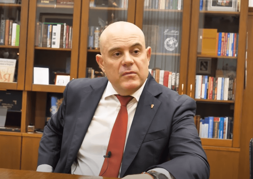 ВСС отново отложи заседанието за предсрочно освобождаване на Гешев