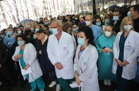 Лекари от "Лозенец" протестират срещу Кацаров: "Работата може да спре, ако станем национална педиатрия"