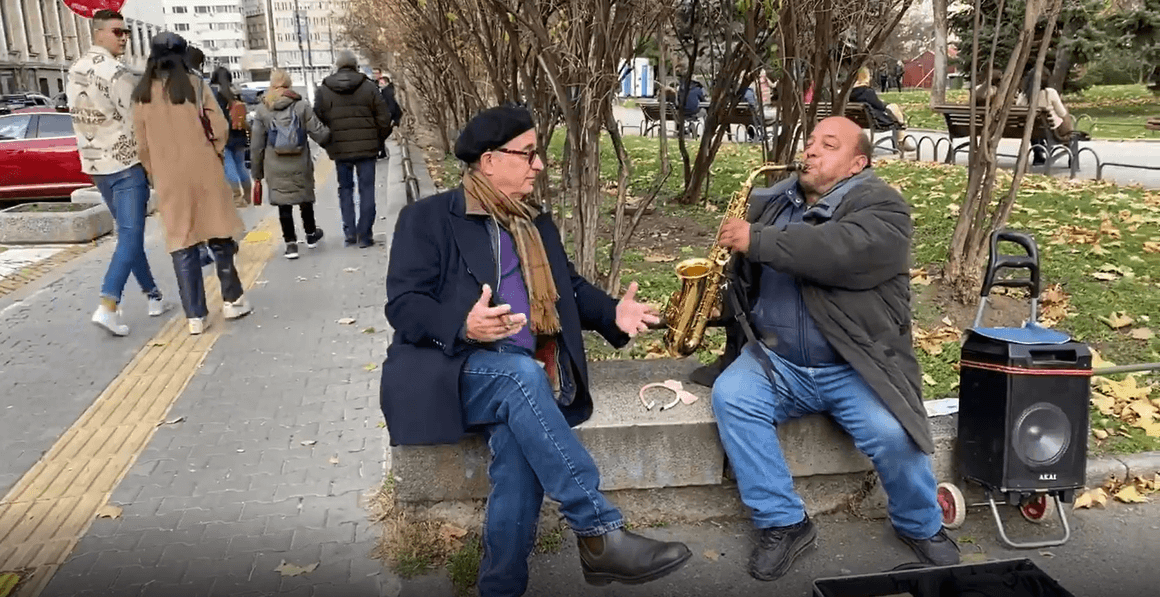 Анди Гарсия се възхити на уличен музикант от София заради песента от "Кръстникът" (видео) 