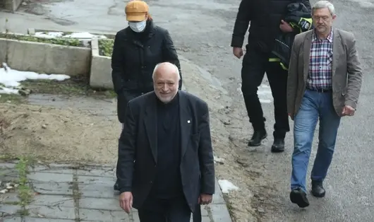 Минеков остави на ГЕРБ молба да напуснат централата си в НДК