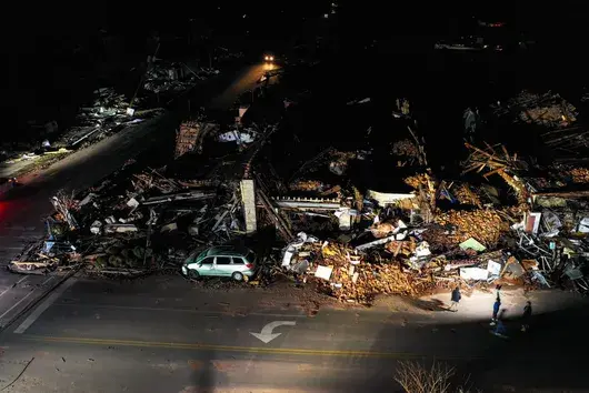 Торнадо връхлетя няколко американски щата - загиналите са над 80