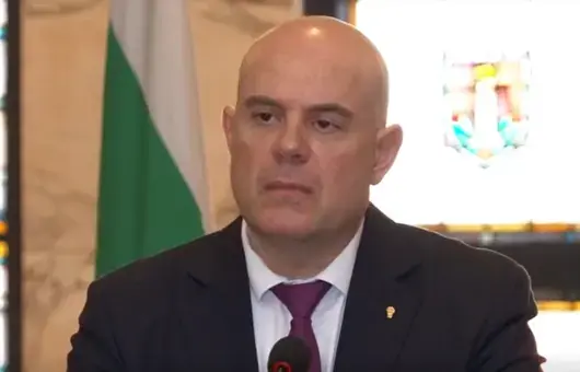 Кирил Петков и Иван Гешев се срещнаха в Министерски съвет