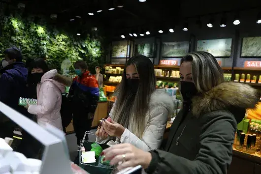 Оказва се, че и младите също могат да се разболеят сериозно от covid-19