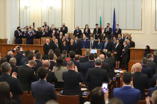 Кирил Петков е избран за премиер, България има ново редовно правителство