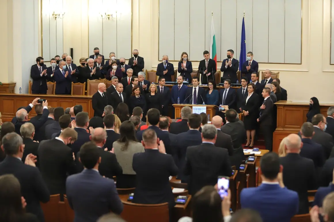 Кирил Петков е избран за премиер, България има ново редовно правителство