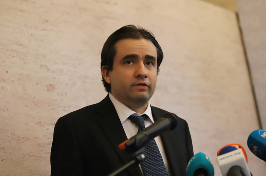 Правителството ще включи Български пощи и други публични предприятия под