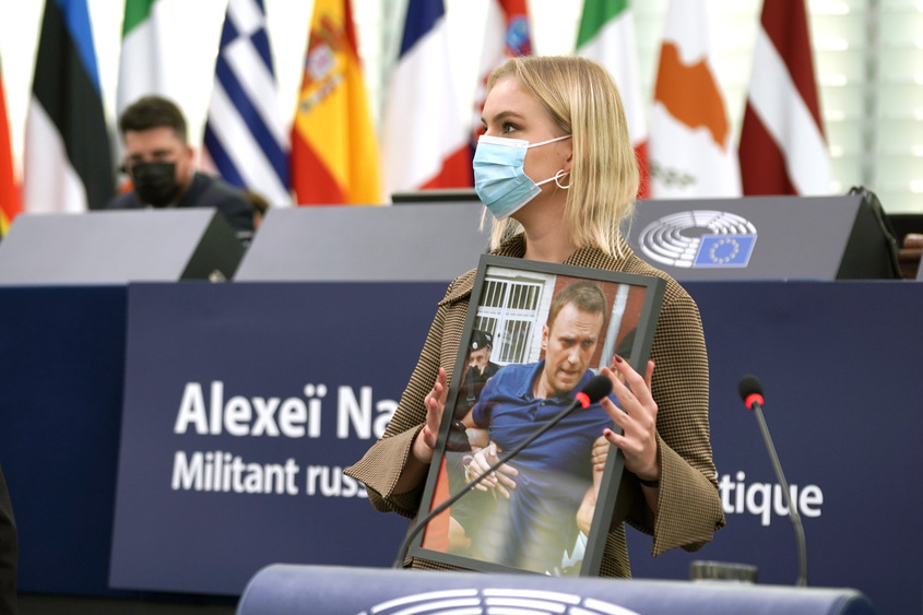 Силната реч на Дария Навалная: "Ние се стремим към Европа, но не Европа на канцлерите, които мечтаят за постове при Путин"
