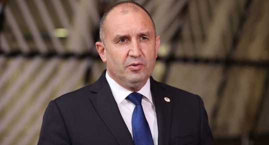 Президентът Румен Радев контраатакува Продължаваме промяната и Демократична България които