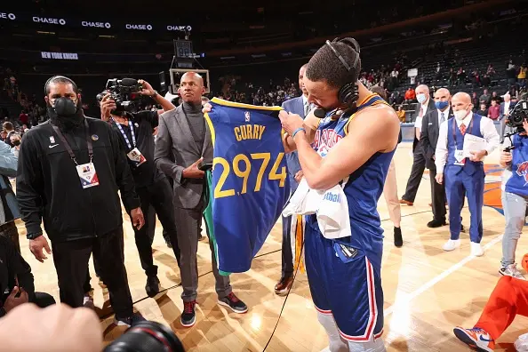 Какво превърна Стеф Къри в най-великия стрелец в историята на NBA