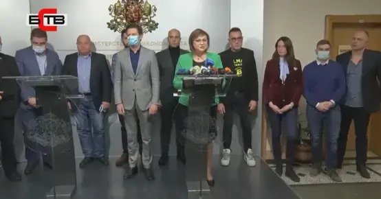 Нинова обяви "победа на първа инстанция" срещу мобилните оператори