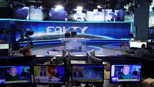 Полша се отказа от спорен закон, удрящ по най-гледаната частна телевизия TVN