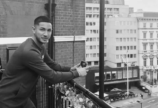 Той е най-богатият футболист в света и избра тренировките пред кралското безгрижие