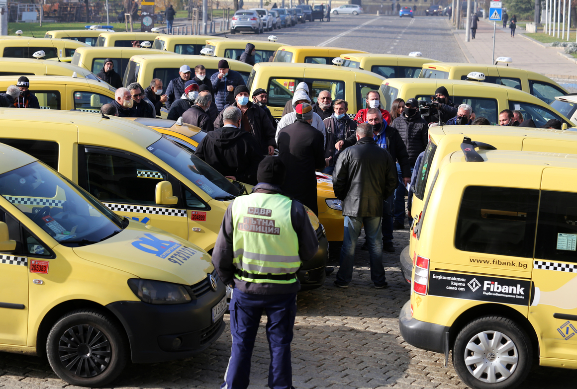 Такситата в София поскъпнаха, новите тарифи вече са в сила