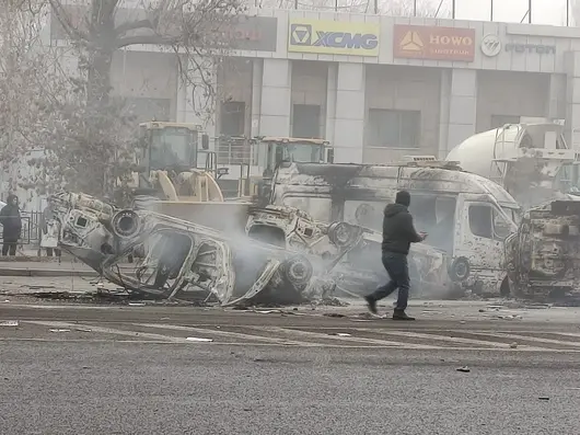 Оставка на правителството и масови протести в Казахстан заради цената на газа