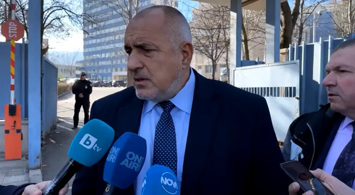 Борисов се яви на разпит по разследването за златните кюлчета