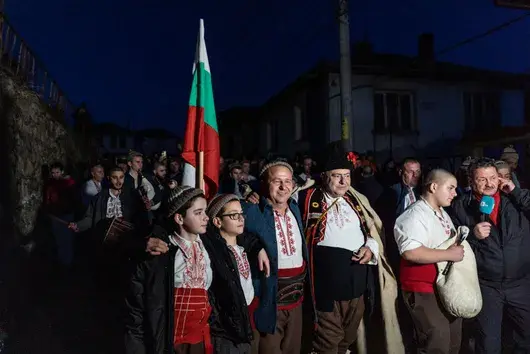 Мъжкото хоро за Богоявление в Калофер 