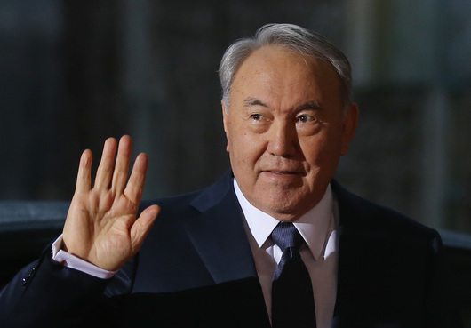 Нурсултан Назарбаев си отива - фамилията му запазва луксозните си имоти за над $780 млн.