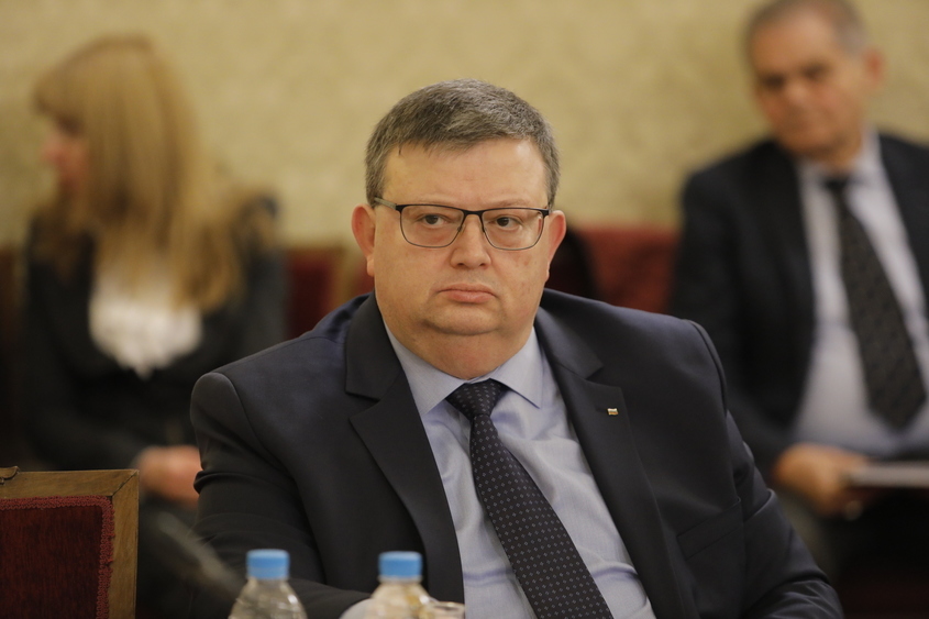 Сотир Цацаров подава оставка от КПКОНПИ на 1 март