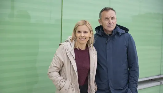 Е101: Изрезки от Google и 25 чифта женски гърди