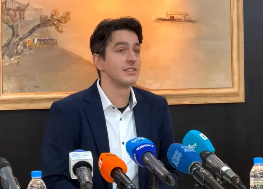 Кой влиза в екипа на министъра на културата Атанас Атанасов