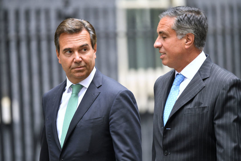 Скандалите в Credit Suisse нямат край: Председателят се оттегли заради нарушаване на Covid-мерките