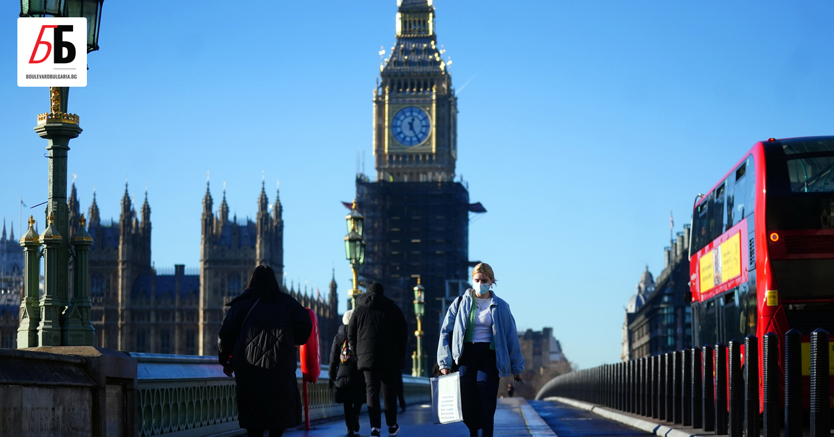 Англия се готви да отмени почти всички действащи противоепидемични мерки,