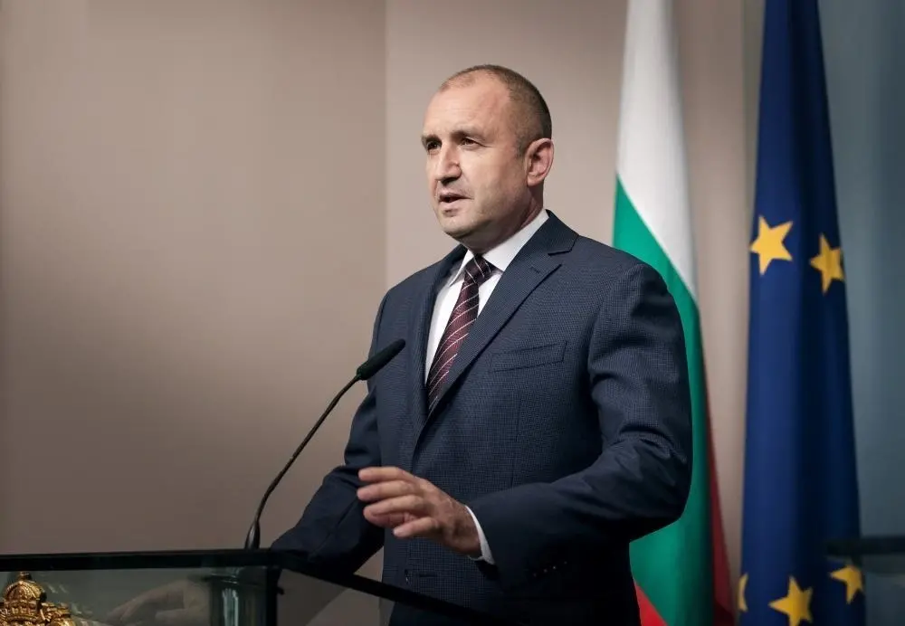 Румен Радев форсира кабинета за цените на тока и АЕЦ "Белене"