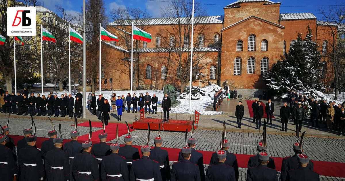 Президентът Румен Радев и вицепрезидентът Илияна Йотова официално встъпват във втория