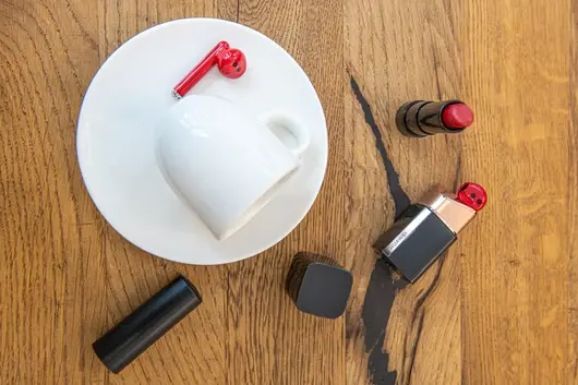 Huawei FreeBuds Lipstick - един много дизайнерски продукт