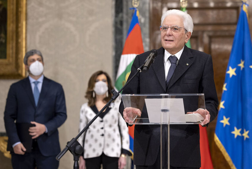 След 7 неуспешни тура: 80-годишният Серджо Матарела се съгласи да остане президент на Италия