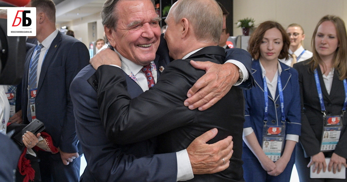 Бившият германски канцлер Герхард Шрьодер и директорът на Северен поток