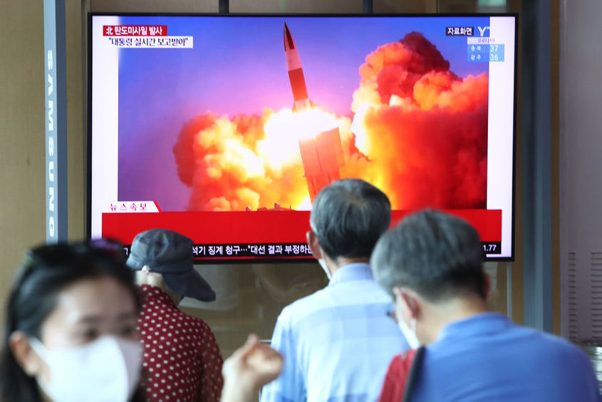 Северна Корея е откраднала криптовалути за над 50 млн. долара, за да финансира ракетната си програма
