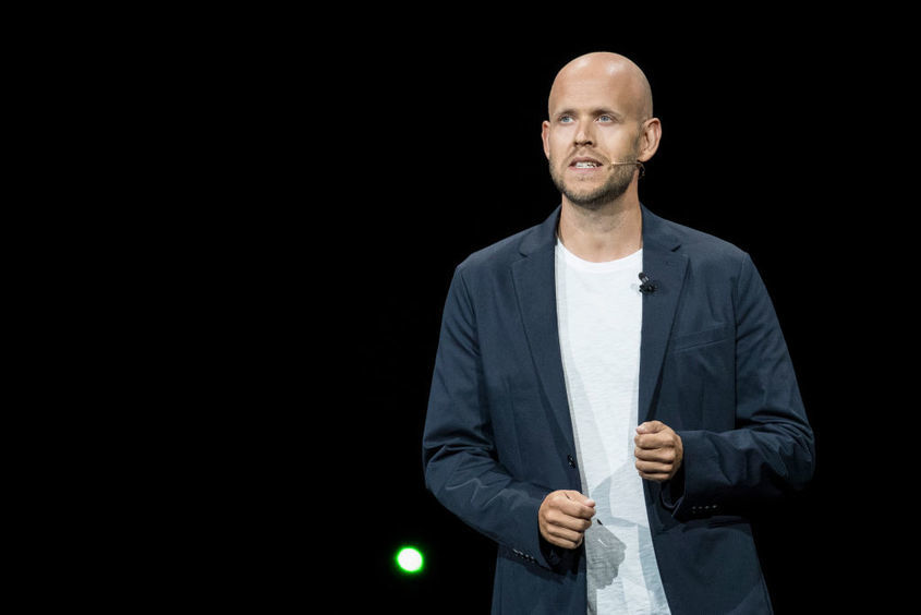 Директорът на Spotify осъди поведението на Джо Роугън, но не смята да го заглушава