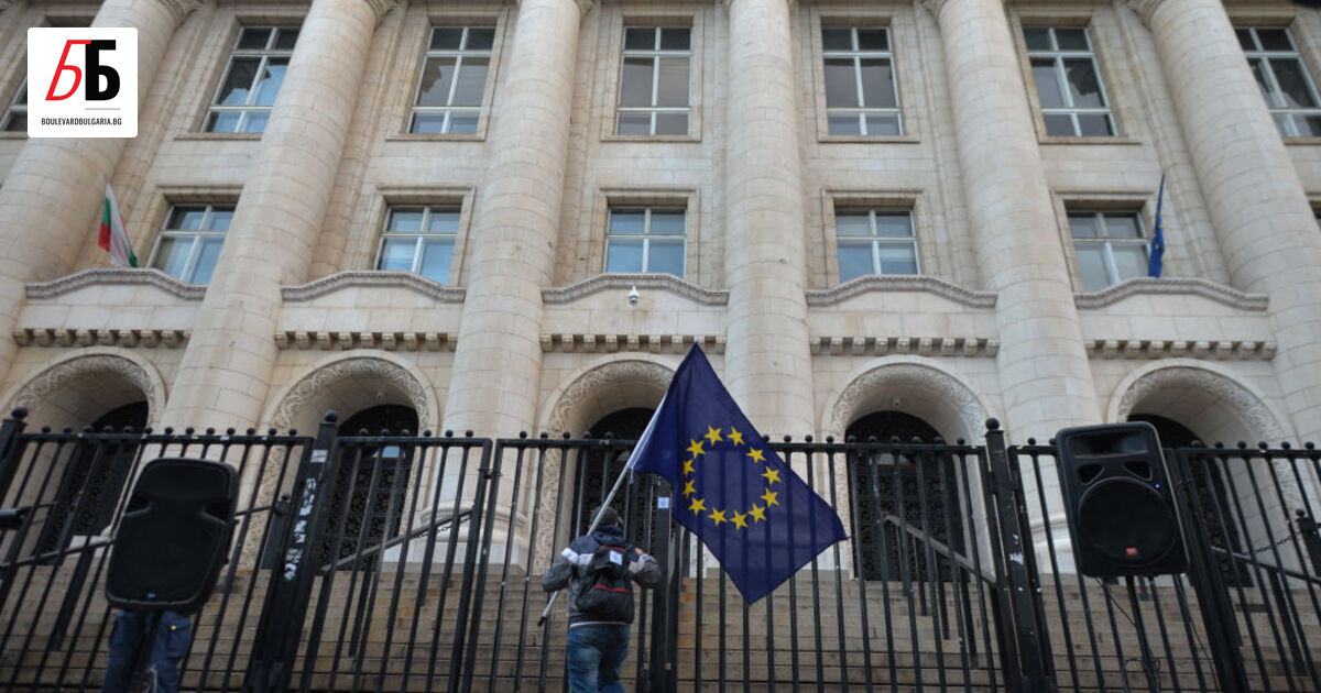 Прокуратурата обвини МВР и ДАНС в това, че са подали