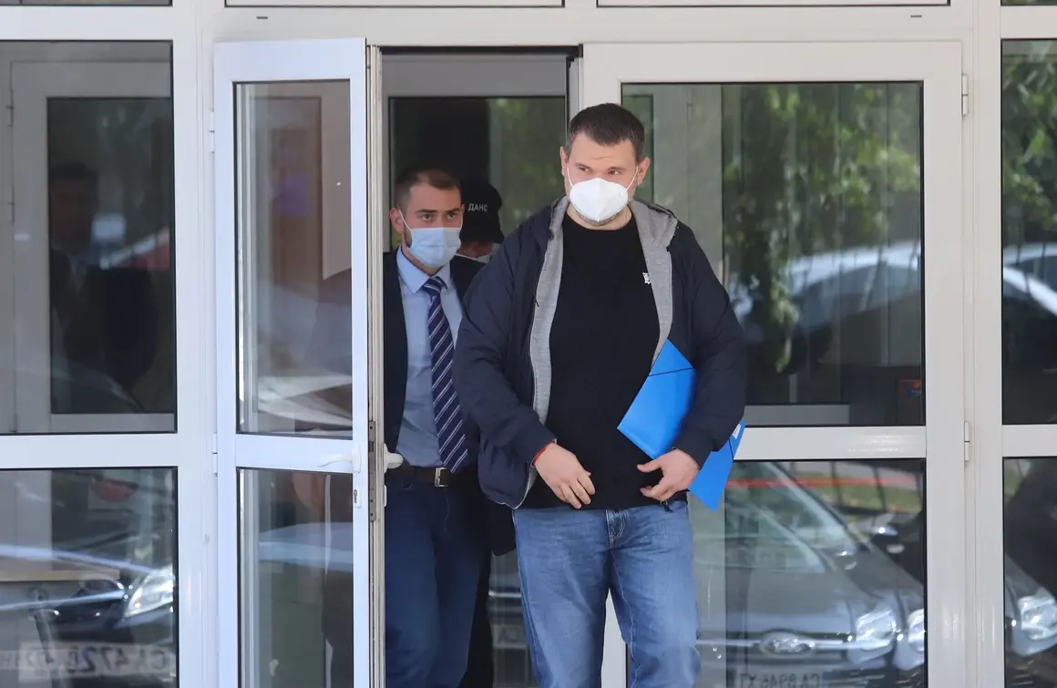 Пеевски атакува Петков заради кредита на "Булгартабак"