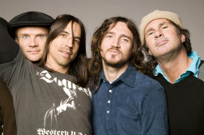 Джон Фрушанте се завърна в Red Hot Chili Peppers с новата песен "Black Summer"