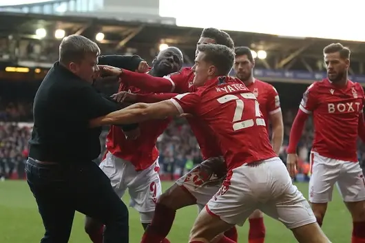 Кокаин, безредици и нападения над играчи: пандемията върна хулиганството в Англия